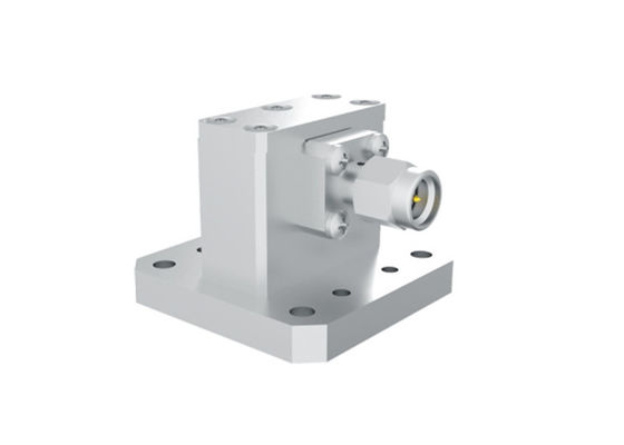 7.5GHz~18GHz WRD650 tot SMA Mannelijke rechthoekige golfgeleider tot coaxadapter SMA/WRD750-JF